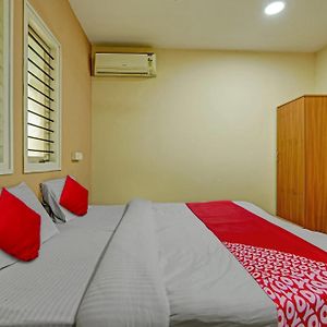 Super Hotel O Indra Suites
